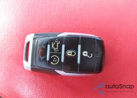 2021 Ram 1500 Laramie 4X2 5'7 Box z USA, uszkodzony, nr VIN 1C6RREJT1MN712102